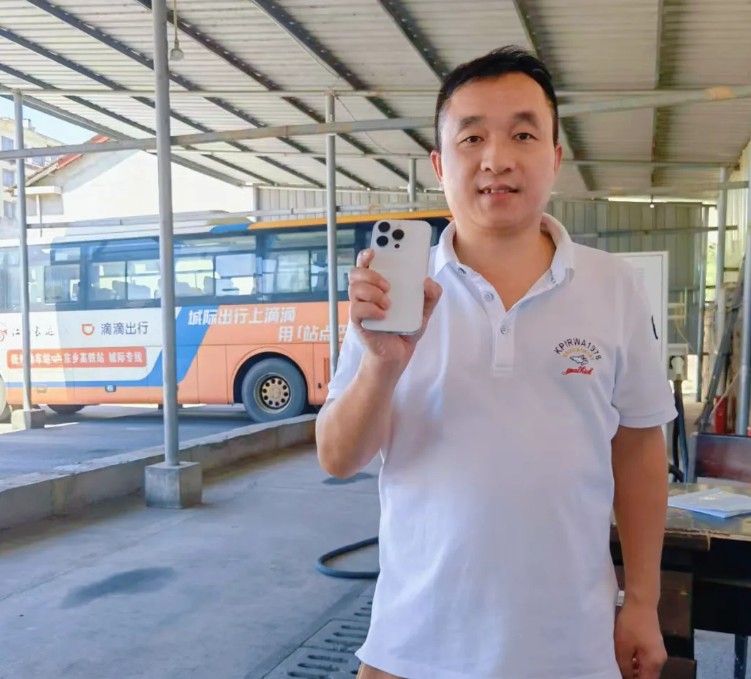 抚州长运：拿回遗失的手机 乐先生笑了
