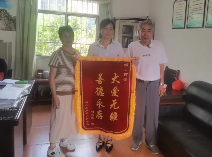 新余公交：公交司机紧急救助中暑乘客获赞