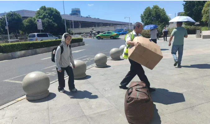 都市城际公交：弘扬雷锋精神 践行文明服务理念