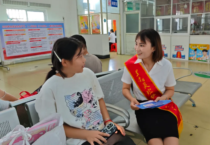 上饶汽运 推广校园直通车 助力学生出行