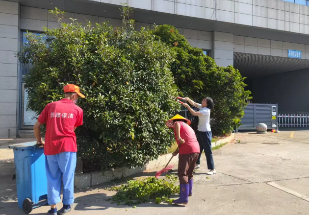 南昌长途汽车站开展站内环境整治工作
