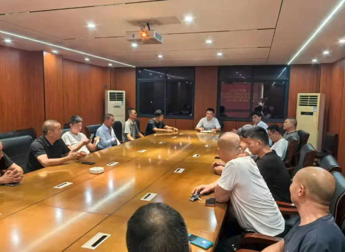 鄱阳长运：召开9月份安全机务工作例会