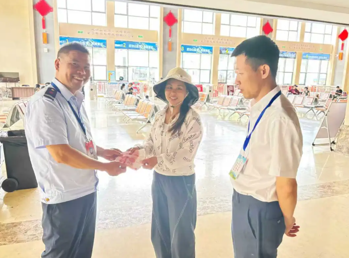 吉安公司：羊狮慕景区驾驶员拾金不昧获游客赞誉