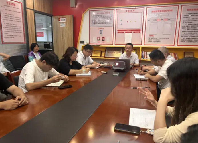 都市城际公交 客运一分公司召开“两节”运输专题会