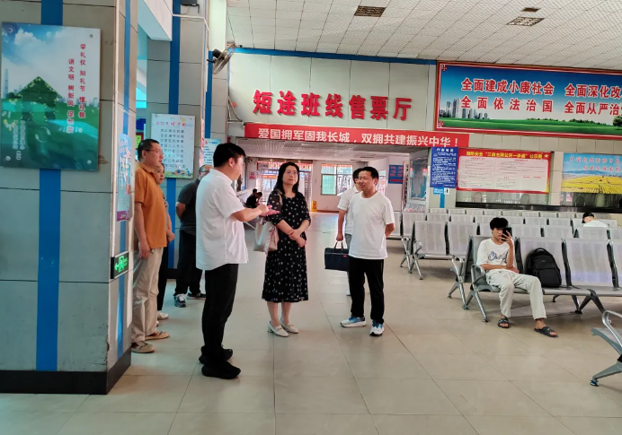 赣州市交通运输发展中心领导检查赣州方通“双节”运输保障工作