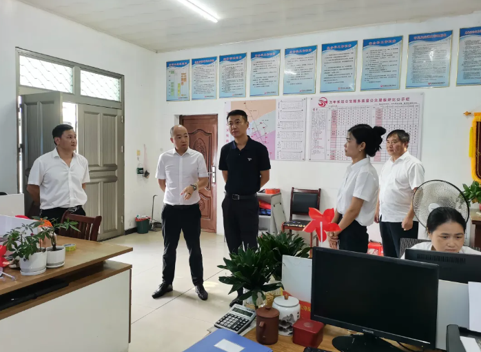 上饶汽运：开展“双节”前安全督查 筑牢安全运输防线