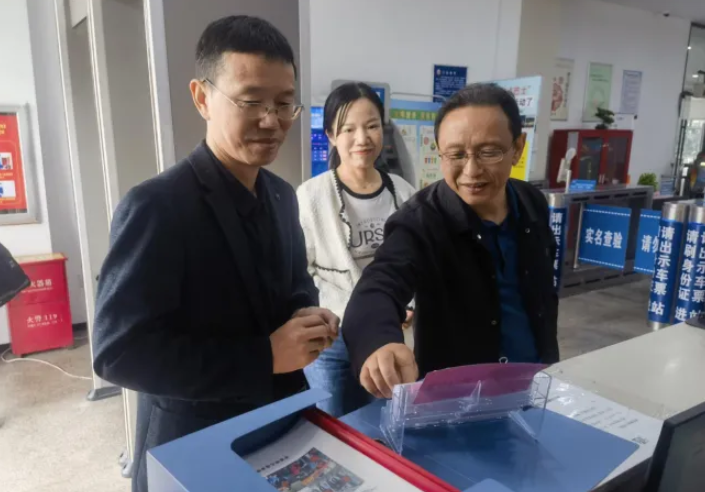 刘志坚检查都市城际公交文明创建工作2025