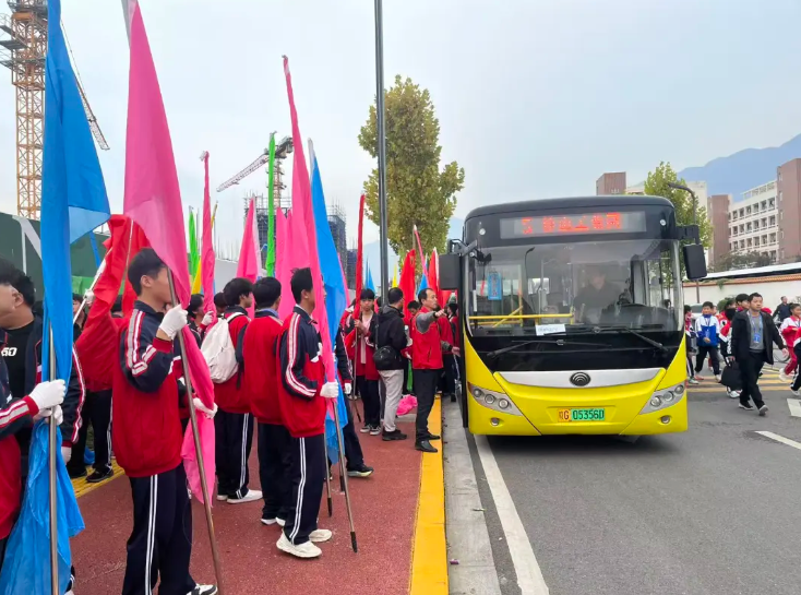 九江长运：62台车 保障庐山市第一中学运动会运输
