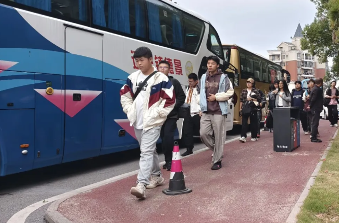 景德镇长运：圆满完成2025陶大“运动会”后勤保障运输