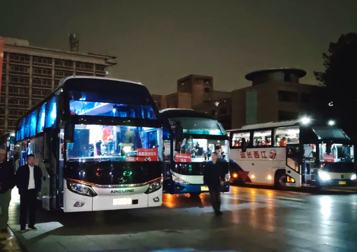 都市城际公交：完成2025南昌马拉松志愿者运输工作