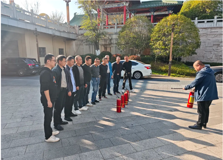 南旅汽车：开展安全教育培训